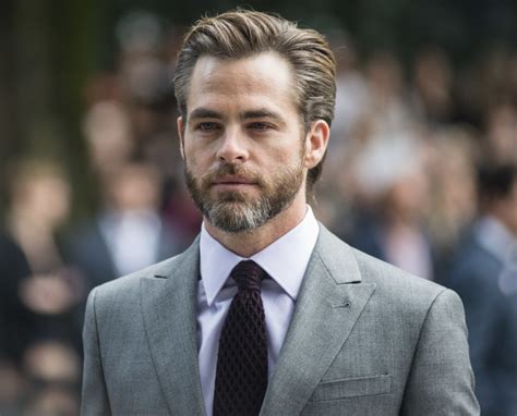 chris pine größe|Chris Pine Bio, Age, Wife, Family, Height, Net Worth,。